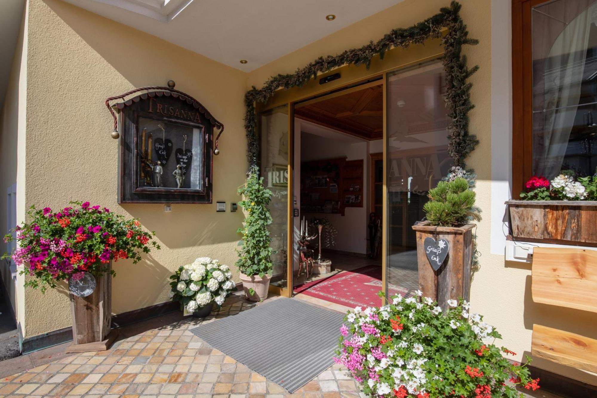 Alpenresidenz Trisanna Bed & Breakfast Ischgl Exterior photo