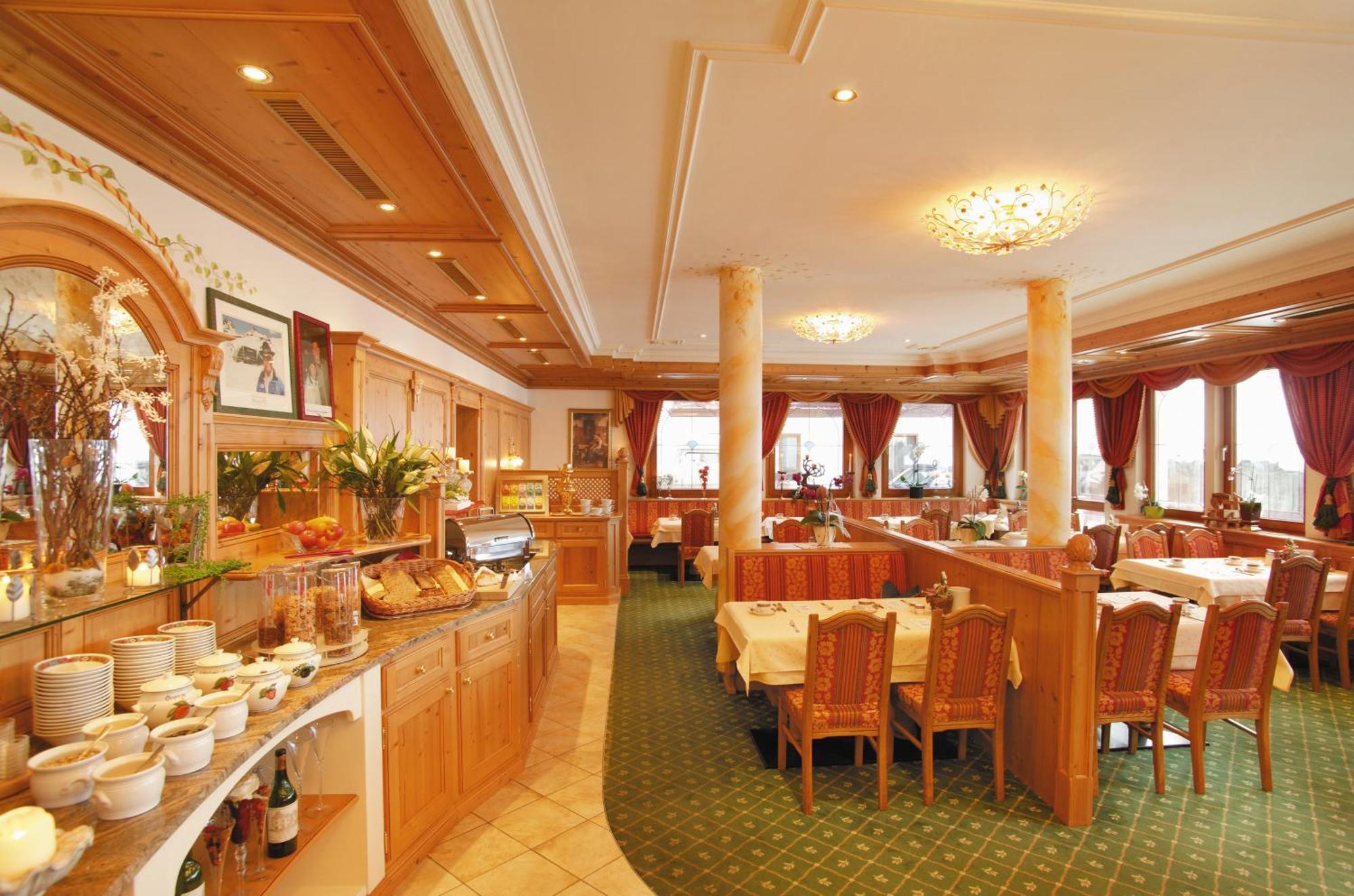 Alpenresidenz Trisanna Bed & Breakfast Ischgl Exterior photo